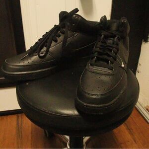 Nike Court View NN Mid triple black Sneaks
